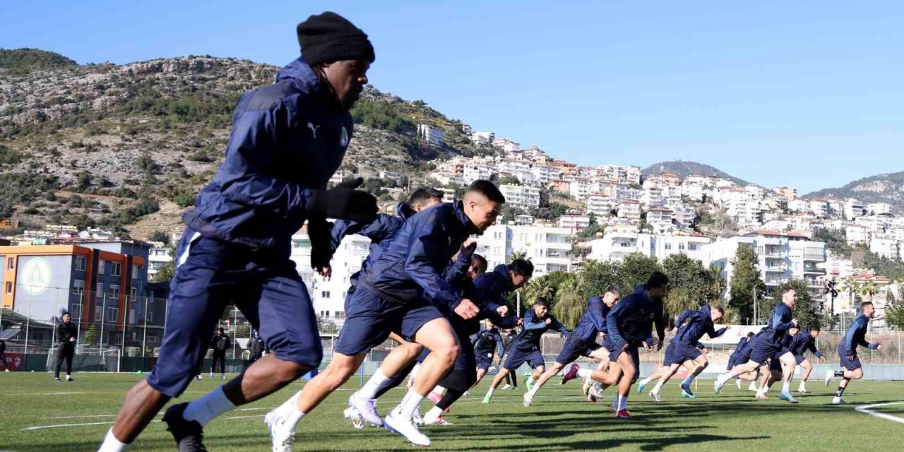 Alanyaspor, Adana Demirspor Maçı Hazırlıklarını Tamamladı