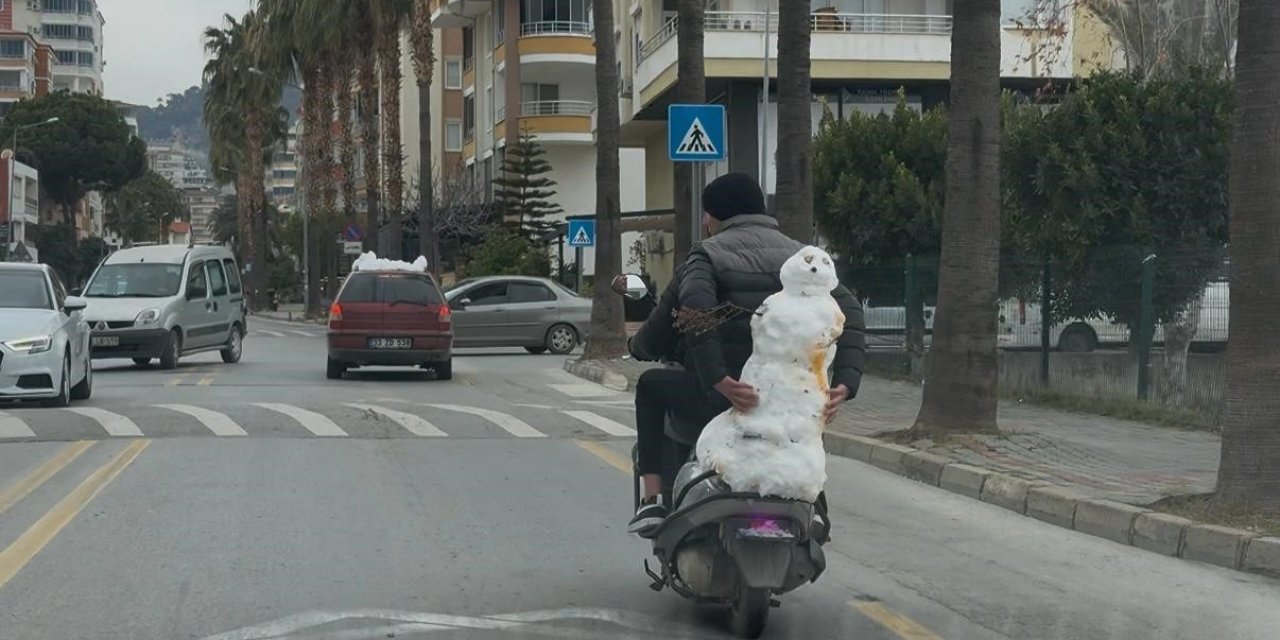 Kardan Adamı Motosikletle Taşıdı