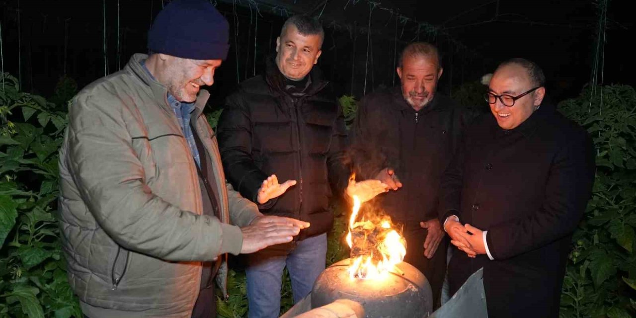 Sobalar Yakılmaya Devam Ediyor, Zirai Don Nöbeti Sıfır Rakıma Kadar İndi
