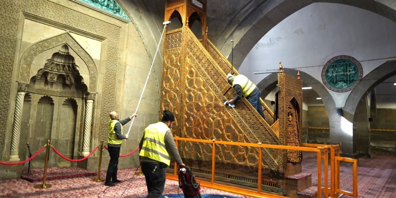 Melikgazi, Ramazan Ayı Öncesi Camilerde Temizlik Yaptı