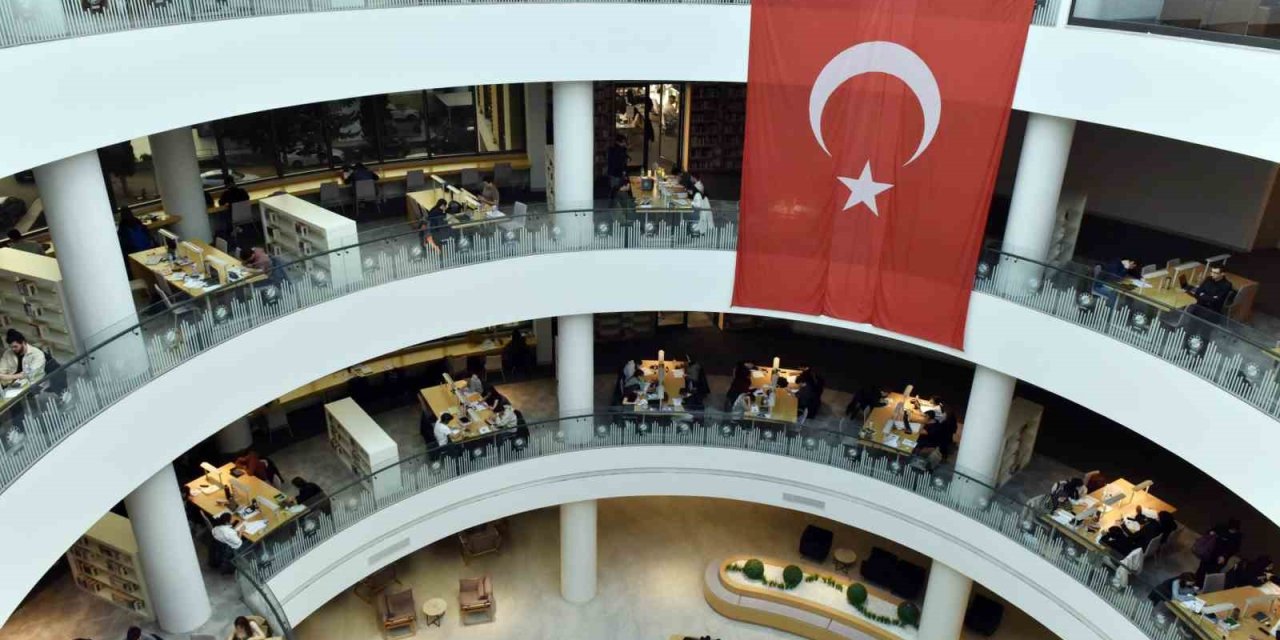 Antalya Kütüphanesi 2024’te 1 Milyondan Fazla Ziyaretçiyi Ağırladı