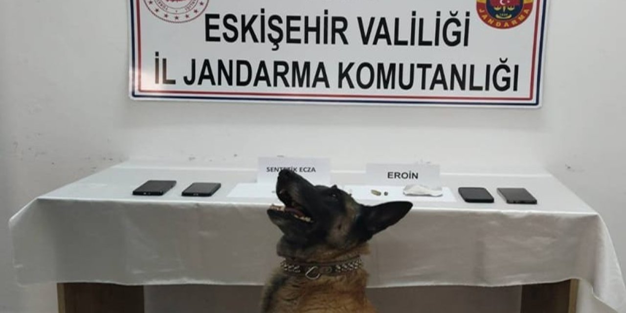 Antalya’dan Eskişehir’e Uyuşturucu Getiren Şahıslar Yakalandı