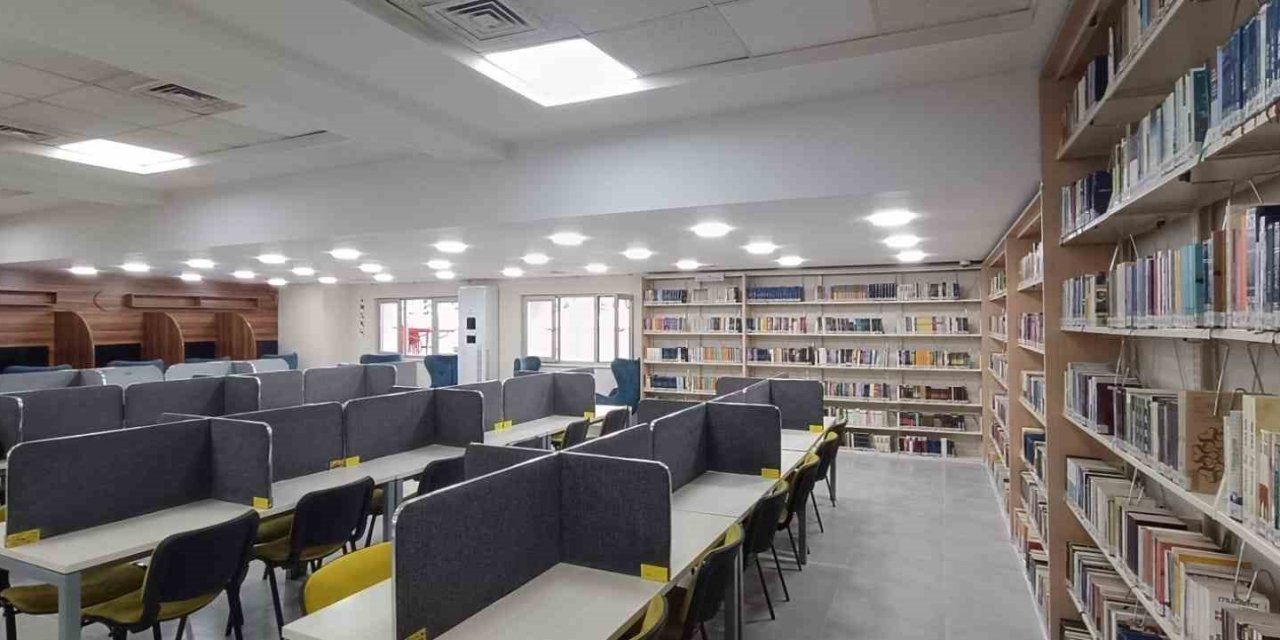 7/24 Merkez Halk Kütüphanesi Yenileniyor