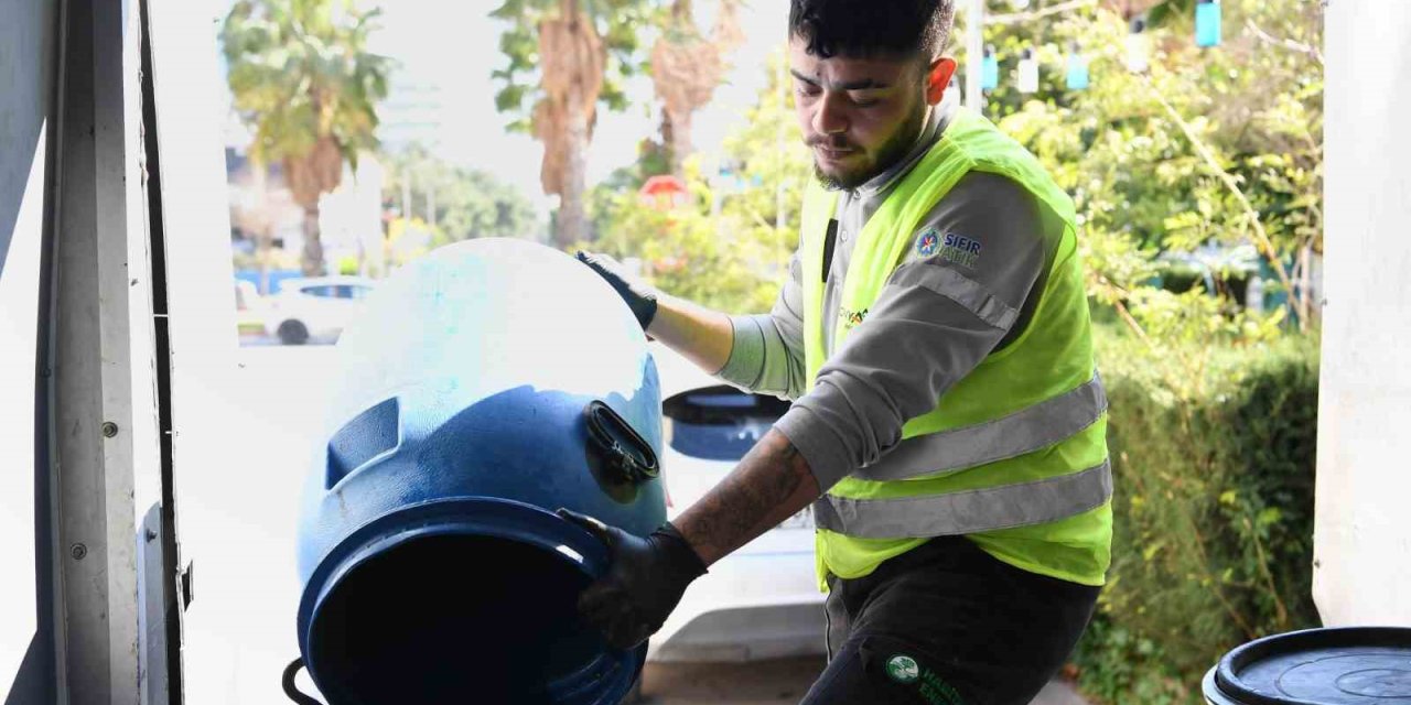Konyaaltı’nda Atık Yağlar Geri Dönüşüm İçin Toplanıyor