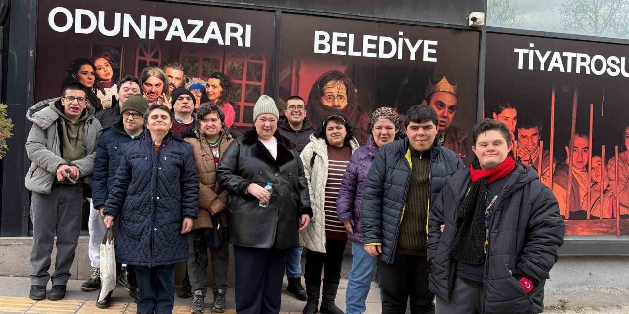 Engelsiz Kültür Ve Sanat Merkezi Öğrencileri "farklılıklar Gezegeni" İle Sanatla Buluştu