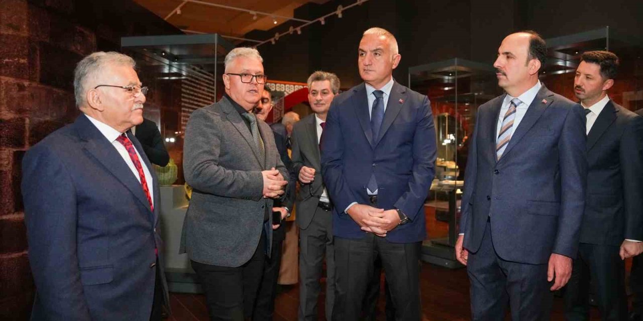 Başkan Büyükkılıç; Millet Kütüphanesi’nde Anadolu Selçukluları Sergisi’nin Açılışına Katıldı