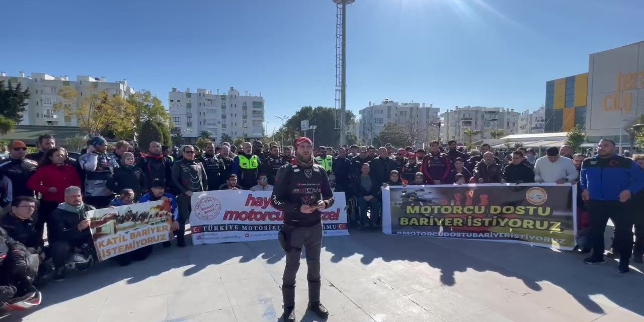 Motosiklet Tutkunları ‘motorcu Dostu Bariyer’ İstedi