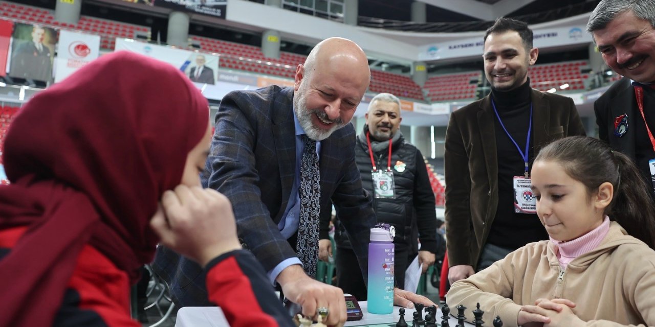Başkan Çolakbayrakdar: "büyük Ve Güçlü Türkiye İçin Çocukları Satrançla Buluşturuyoruz"