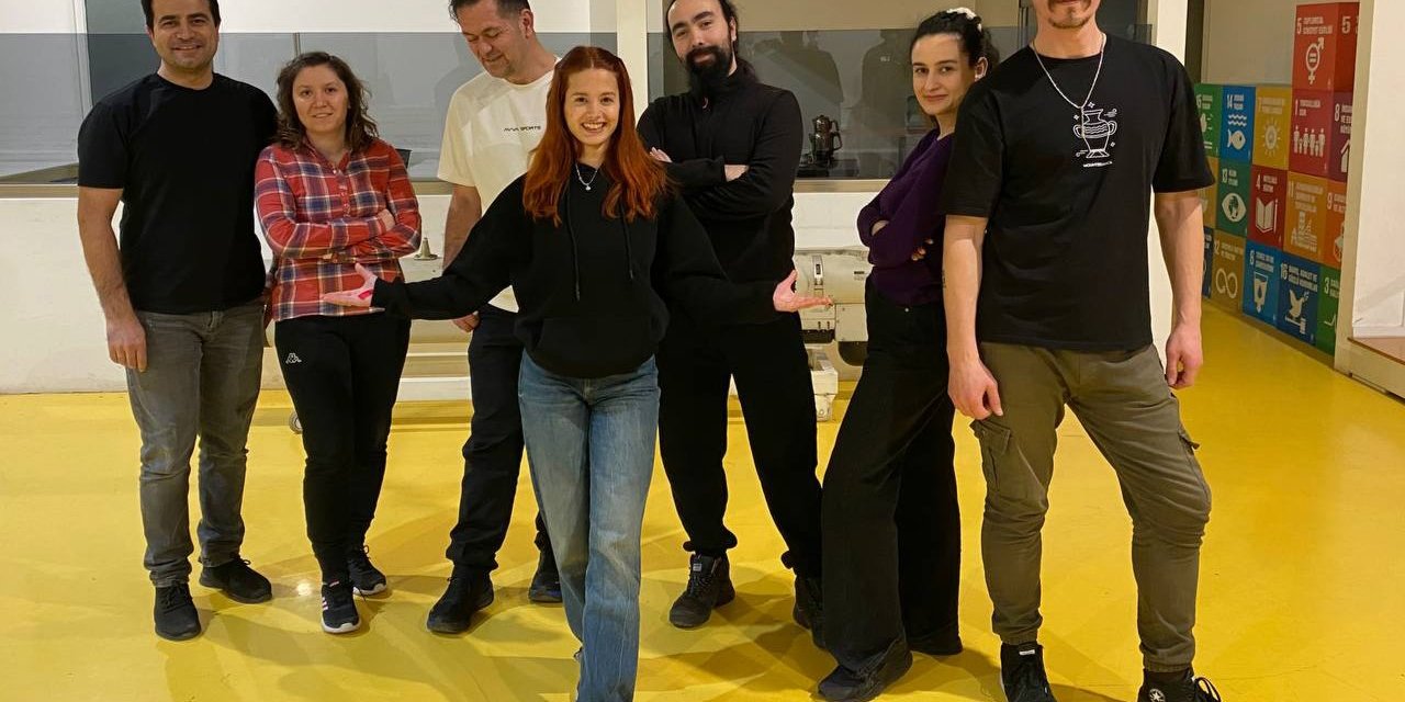 Latin Danslarını Tepebaşı’nda Öğreniyorlar