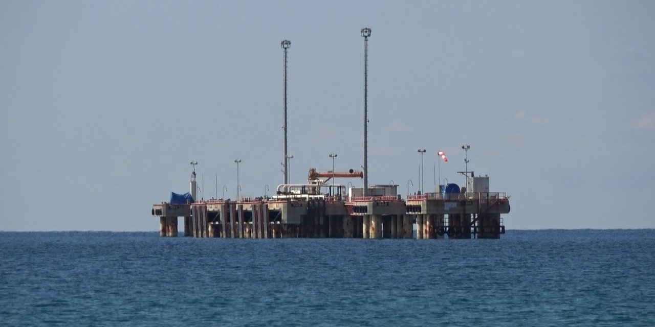 Alanya’da Turizmcilerden Aytemiz’e Ait Akaryakıt Dolum Tesisine Olumlu Çed Raporu Verilmesine Tepki