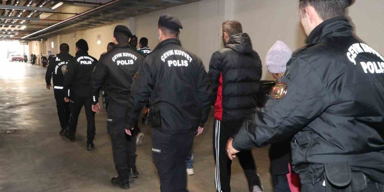 Antalya’da Son 1 Haftada Aranan 542 Suçlu Yakalandı