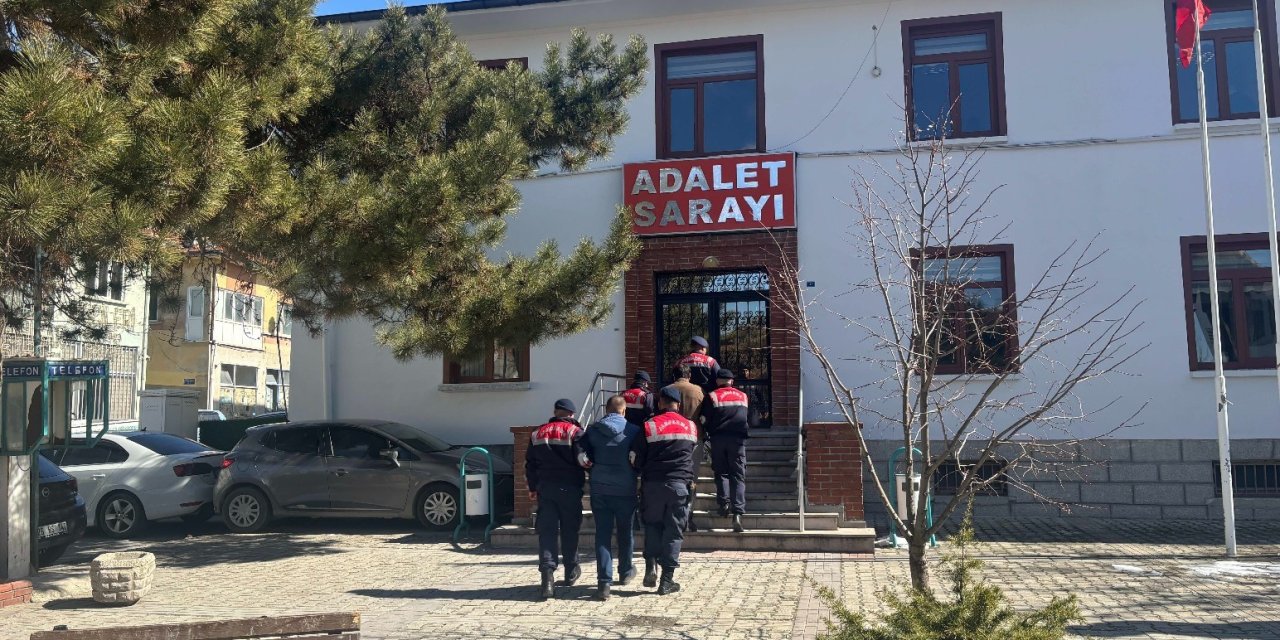 Sosyal Medyada Reklam Vererek Dolandırıcılık Yapan 5 Şüpheli Yakalandı