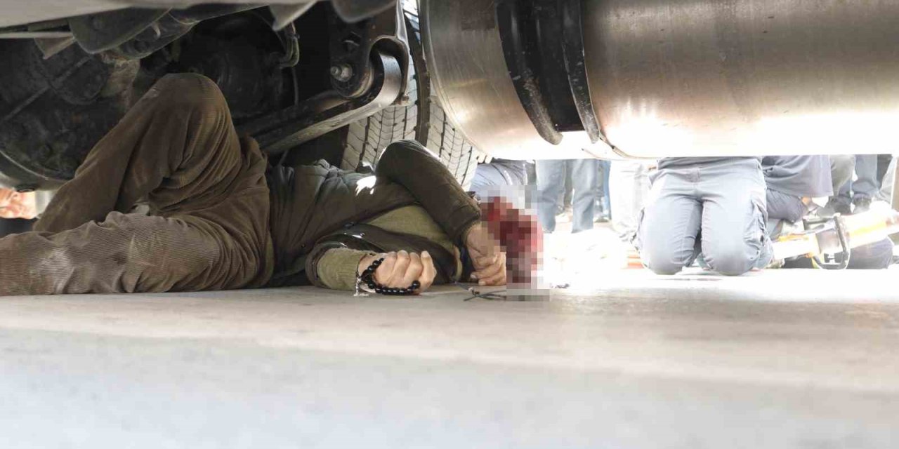 Yaşlı Adam Tırın Altında Kaldı, Yol Arkadaşının "vay Ali’m Vay" Feryadı Yürek Burktu