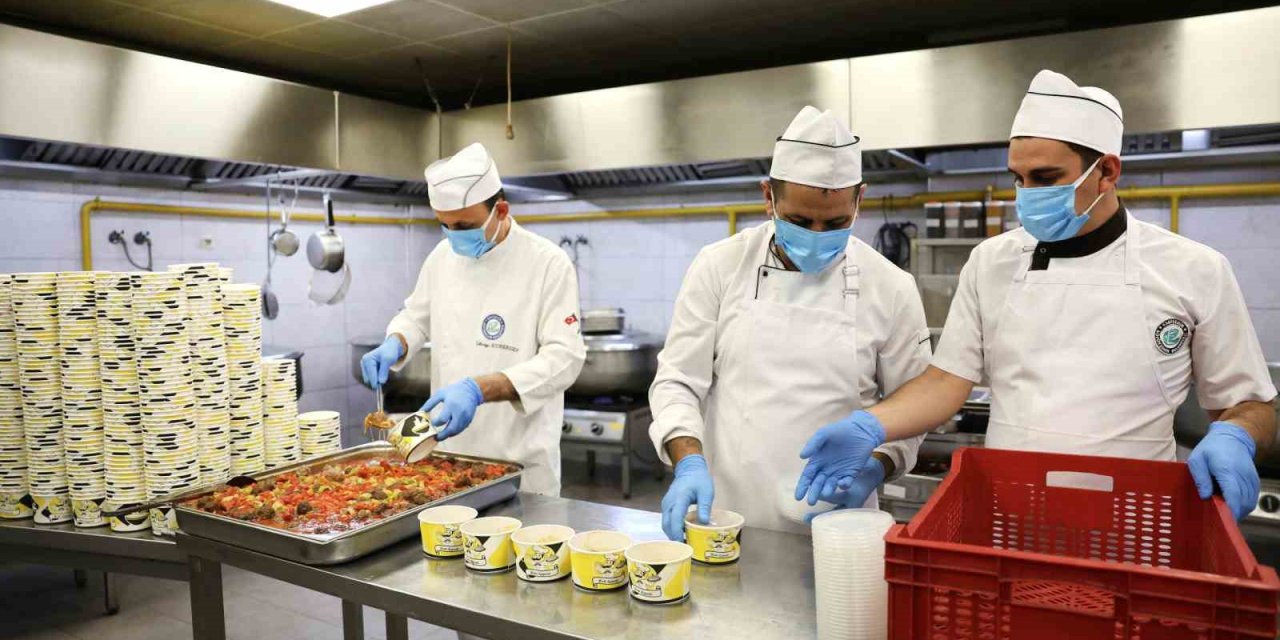 Büyükşehir’in Ramazan Ayında Da Yardımlar Devam Ediyor