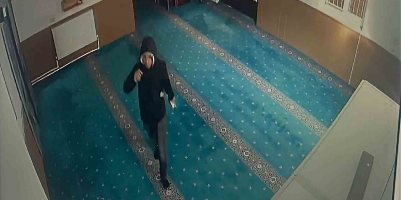 Camide İlginç Hırsızlık