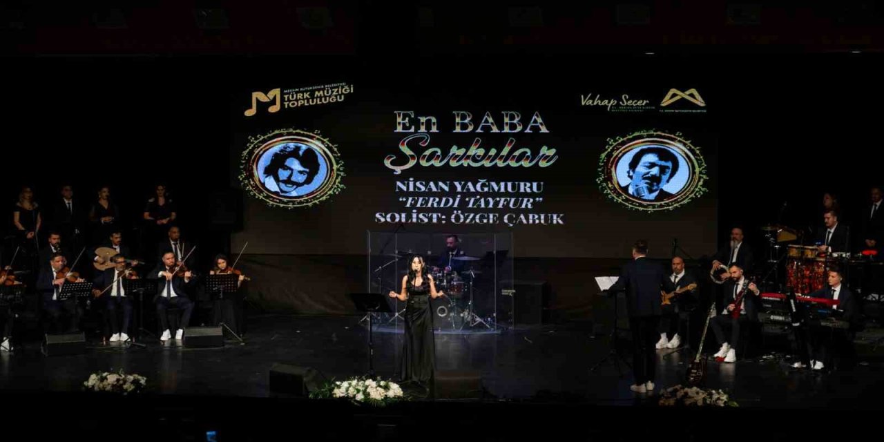 Mersin’de ’en Baba Şarkılar’ Konseri Düzenlendi