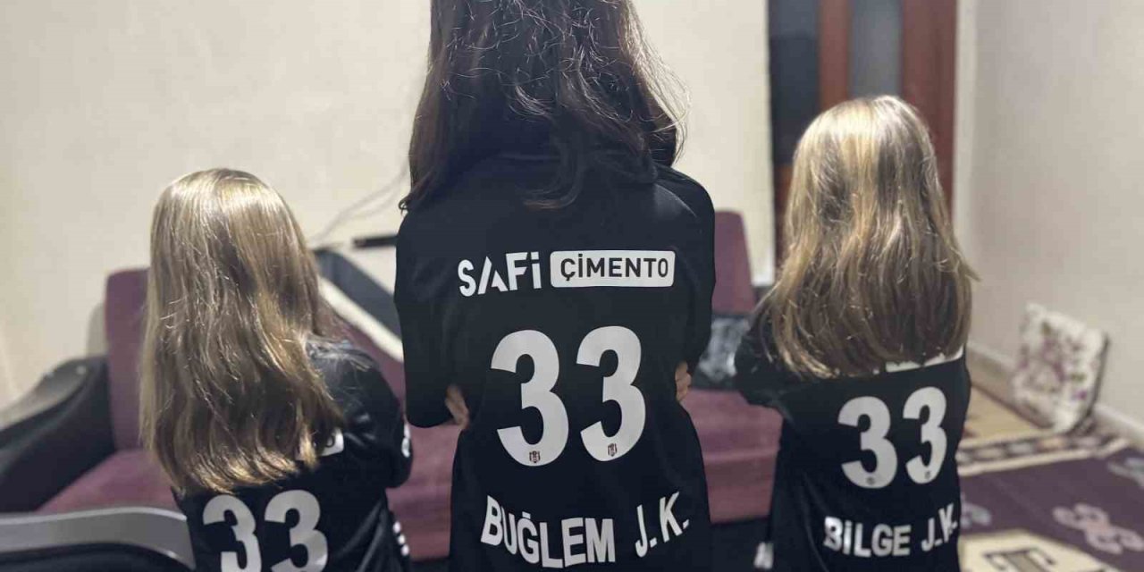 Beşiktaşlı Baba Takımına Olan Sevgisini Kızlarının İsimlerinde Yaşatıyor