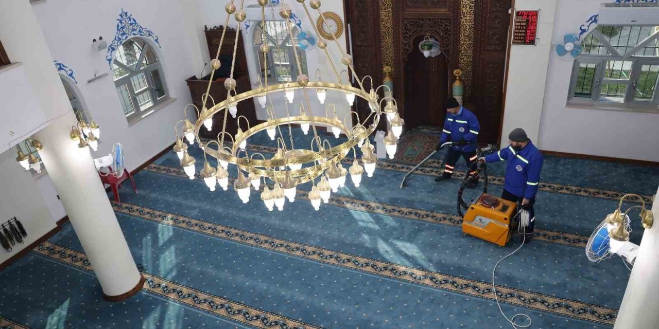 Akdeniz Belediyesi Camileri Ramazana Hazır Hale Getirdi