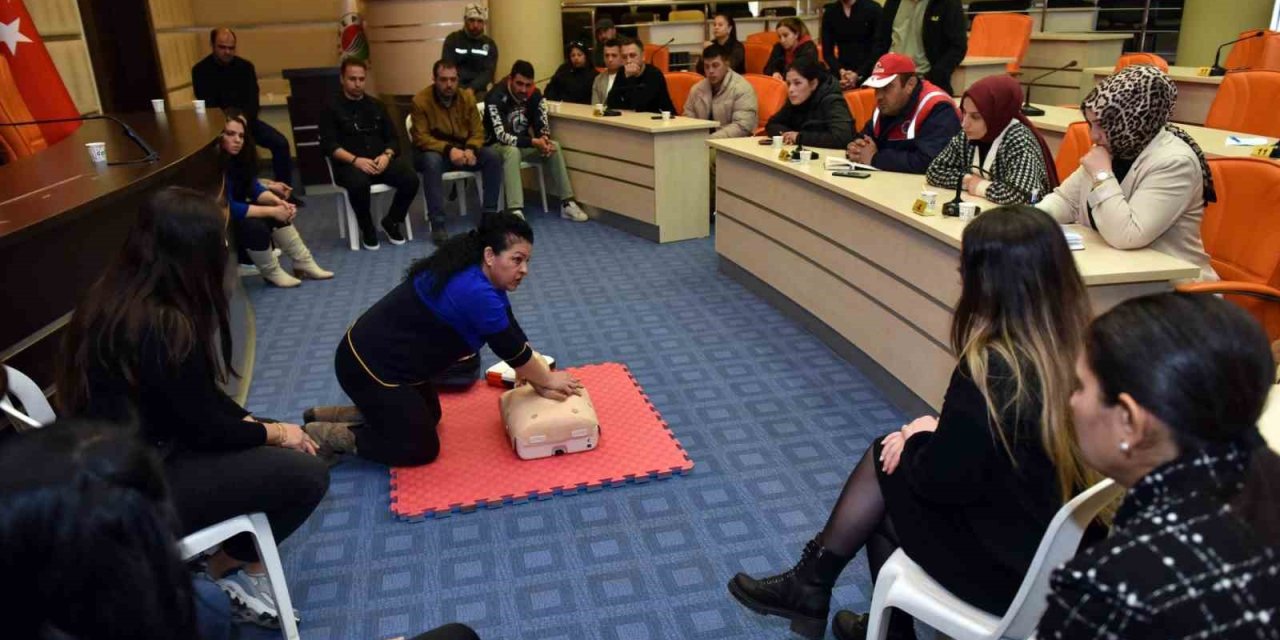 Kepez Belediyesi Personeline Sertifikalı İlk Yardım Eğitimi