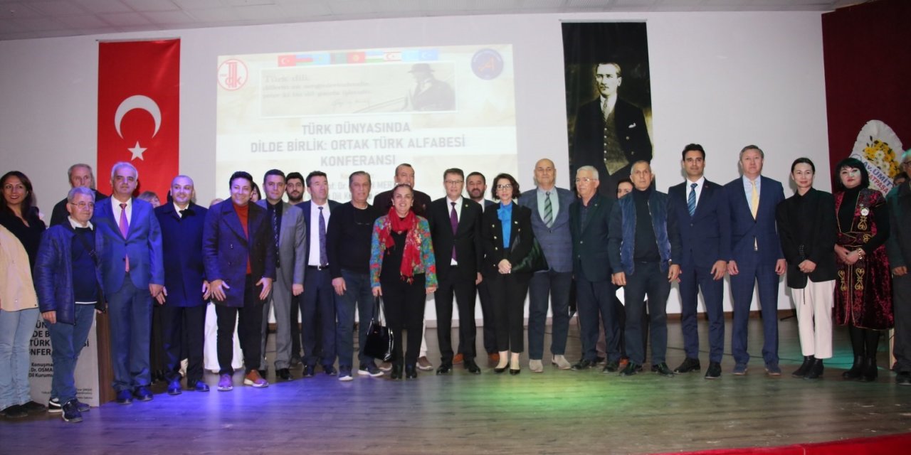 Akdeniz Üniversitesi’nde ‘türk Dünyasında Dilde Birlik: Ortak Türk Alfabesi’ Konferansı