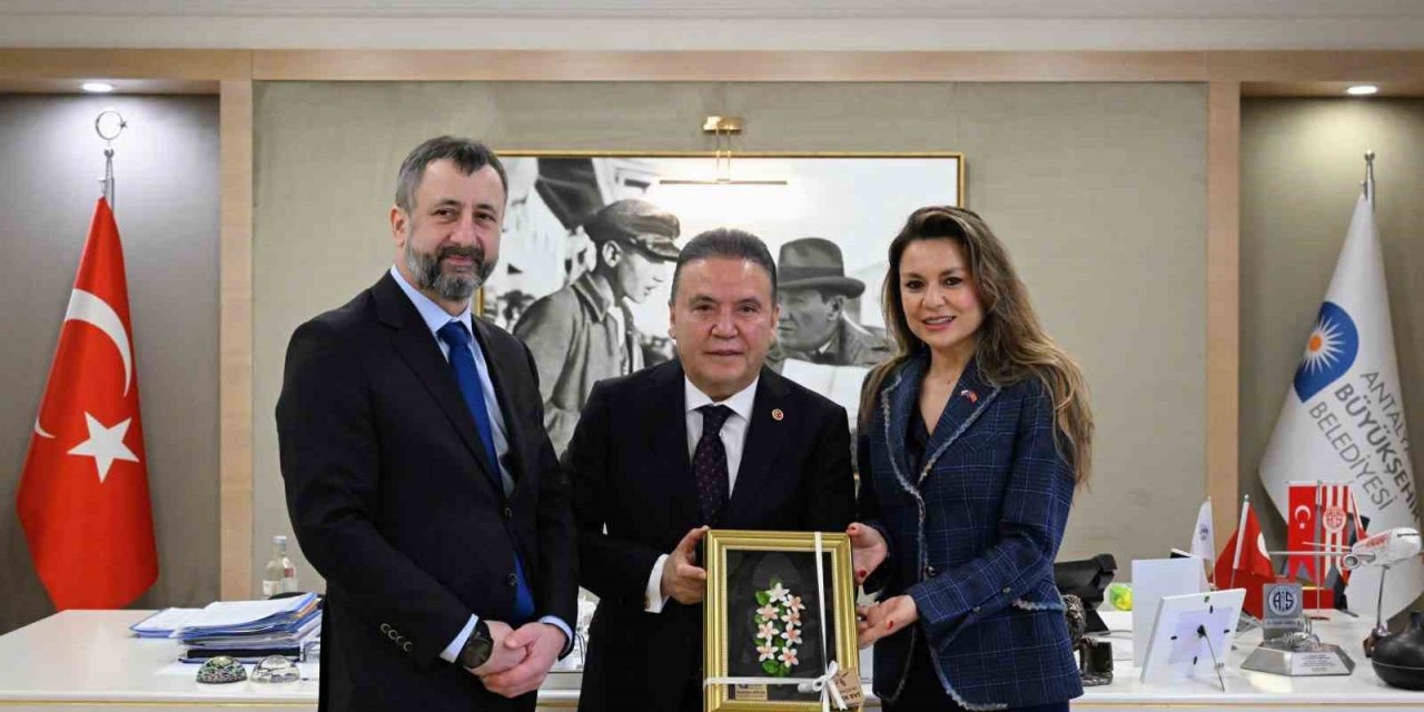 Çek Büyükelçi Stepanek Büyükşehir Belediye Başkanı Muhittin Böcek’i Ziyaret Etti