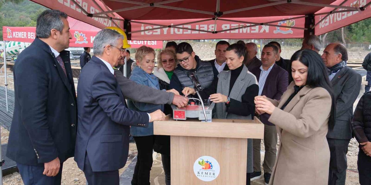 Tekirova Kapalı Pazar Yeri’nin Temeli Atıldı