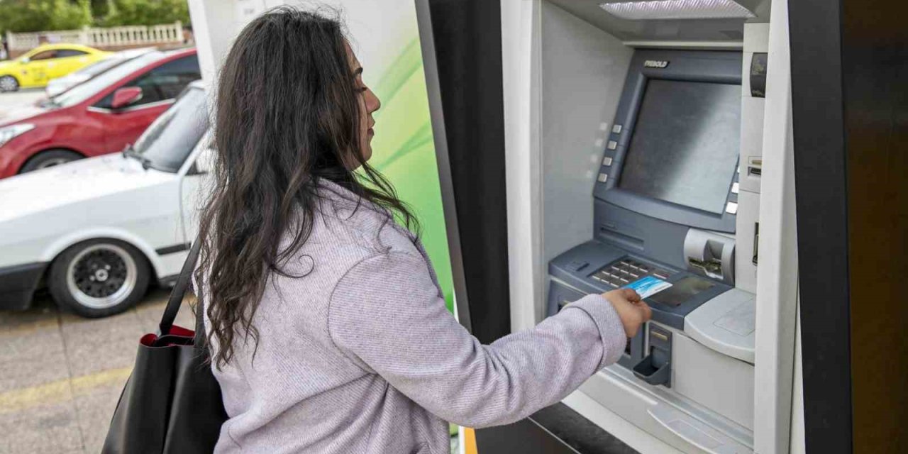 Mersin’de ’halk Kart’ Ve ’öğrenim Yardımı’ Ödemeleri Hesaplara Yatırıldı