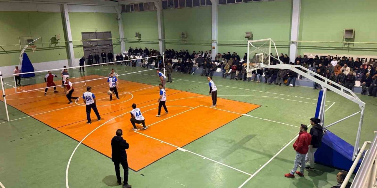 Beylikova Kaymakamlığı Kurumlar Arası Voleybol Takımları Şampiyonluk İçin Hazırlanıyor