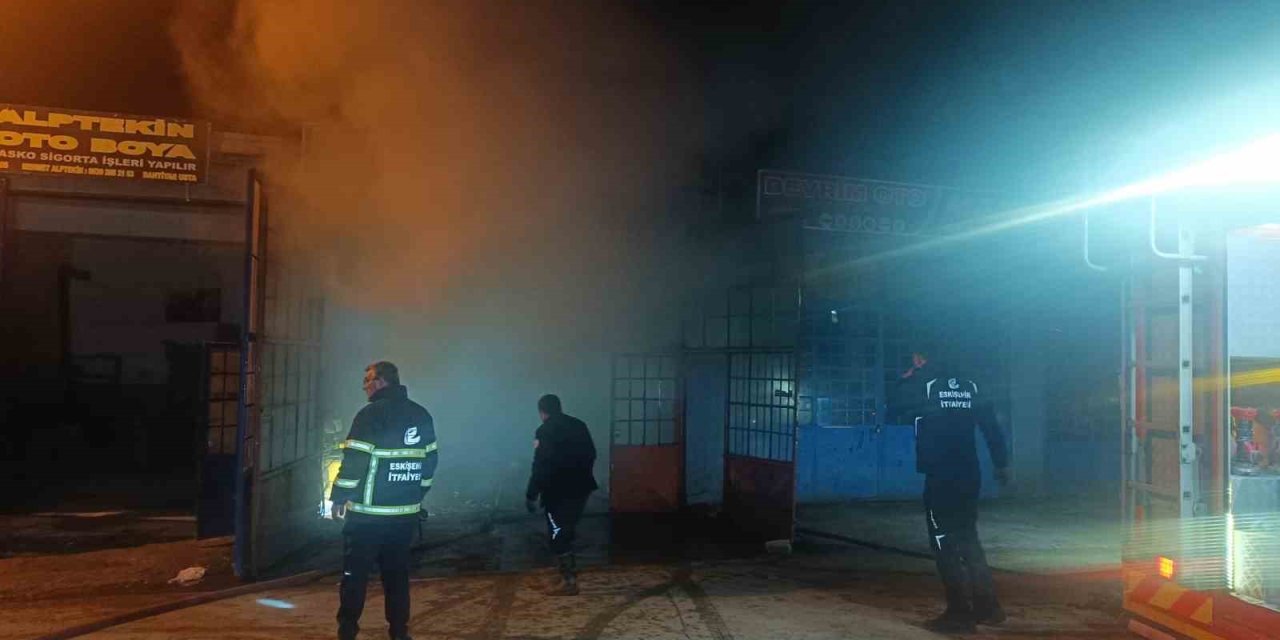Araç Yedek Parçası Satan İşletmede Çıkan Yangın Söndürüldü