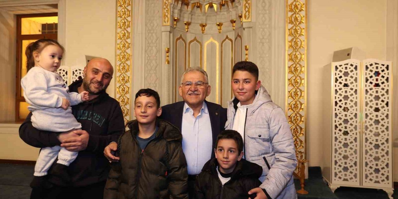 Başkan Büyükkılıç, Ramazan’ın İlk Gününde Hemşehrileri İle Bütünleşti