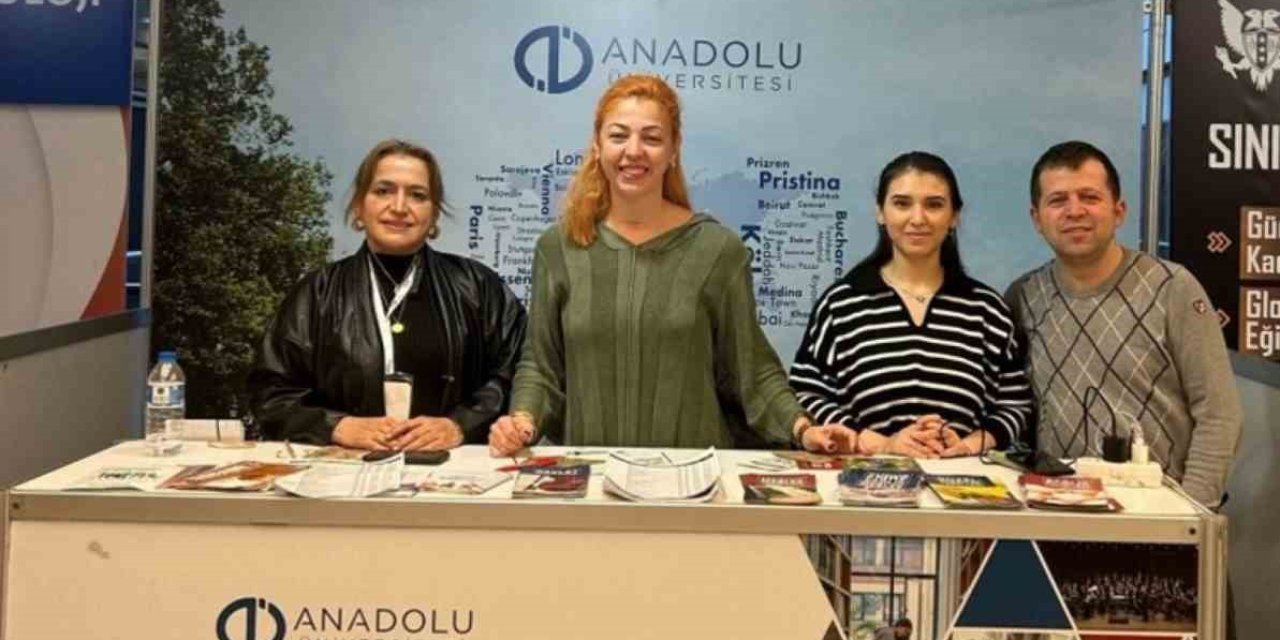 Anadolu Üniversitesi İstanbul Bölüm Tanıtım Günlerinde Aday Öğrencilerle Buluştu