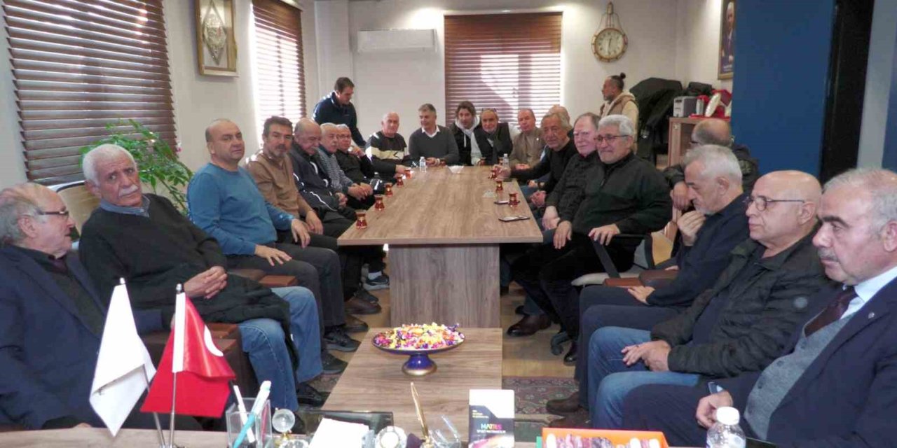 Kayserispor Eski Kaptanı Mustafa Uğur: "bizi Kayserispor Yakınlarında İstemiyorlar"