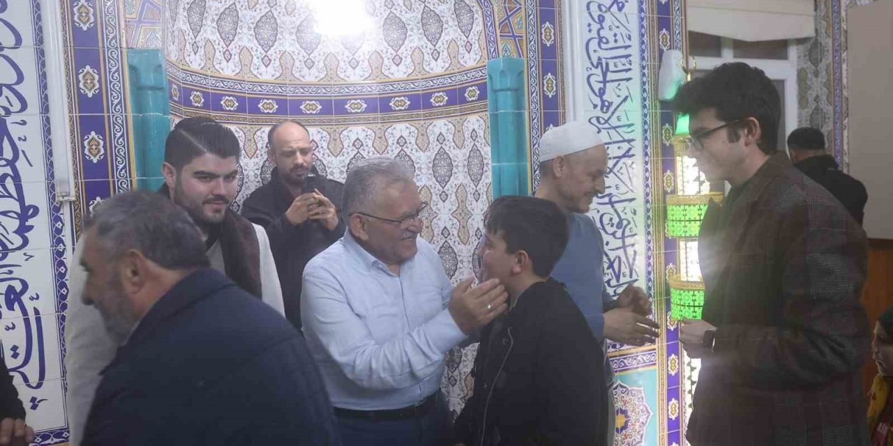 Başkan Büyükkılıç, Teravih Namazında Esenyurt Sakinleriyle Buluştu