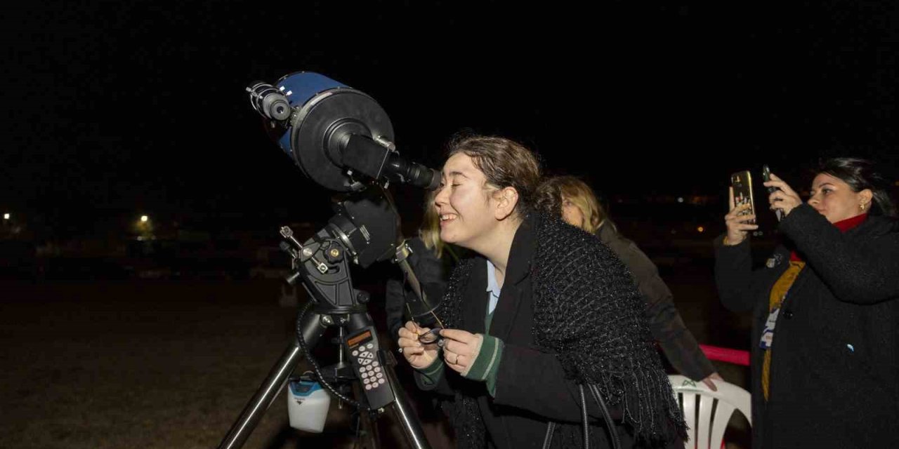 Gezegen Geçidi Mersinlileri Büyüledi