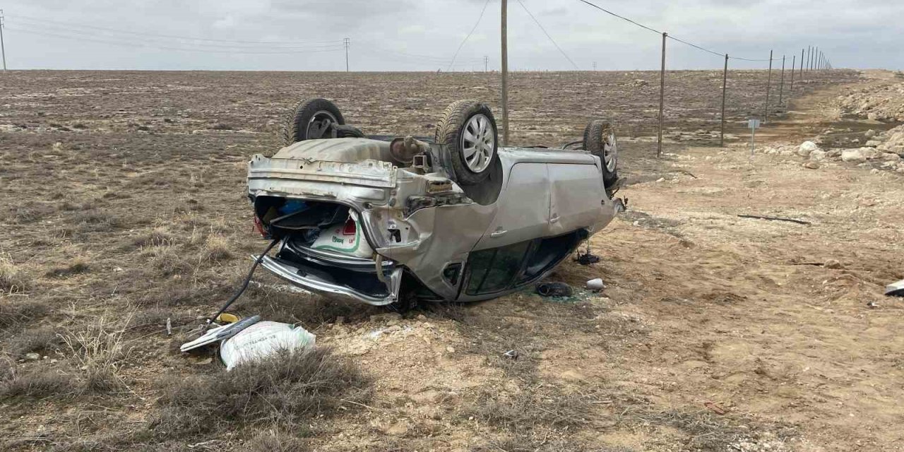 Karaman’da Kontrolden Çıkan Otomobil Takla Atarak Ters Döndü: 3 Yaralı