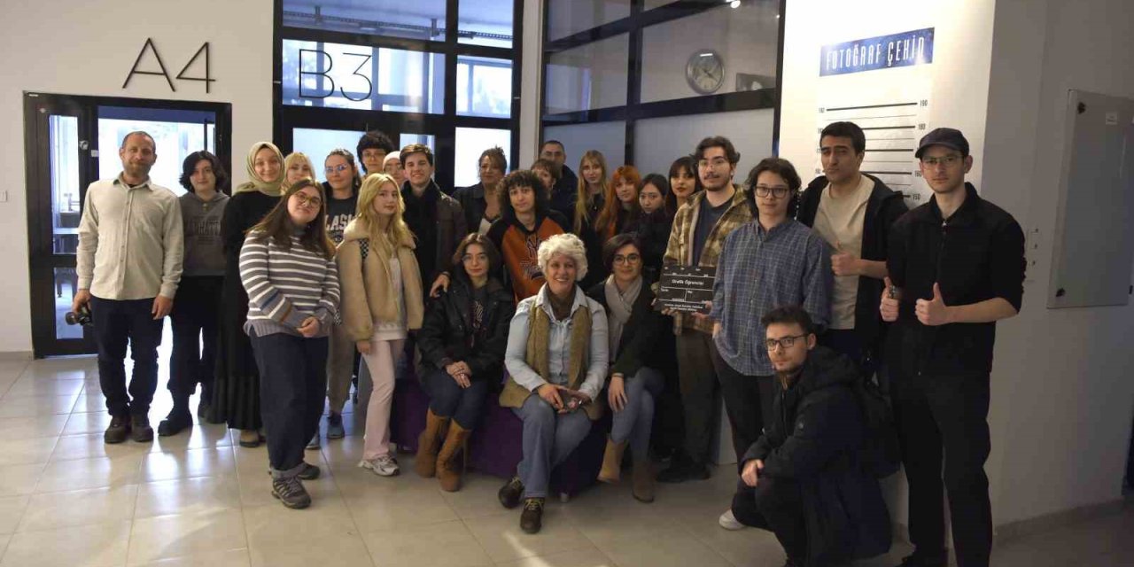Anadolu Üniversitesi Gsf Grafik Sanatlar Bölümü Öğrencilerinden "gördüğün Gibi" Karma Sergisi