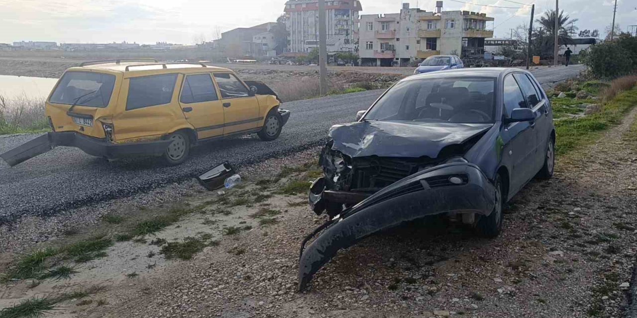 Manavgat’ta Otomobil Başka Bir Otomobile Arkadan Çarptı: 1 Yaralı