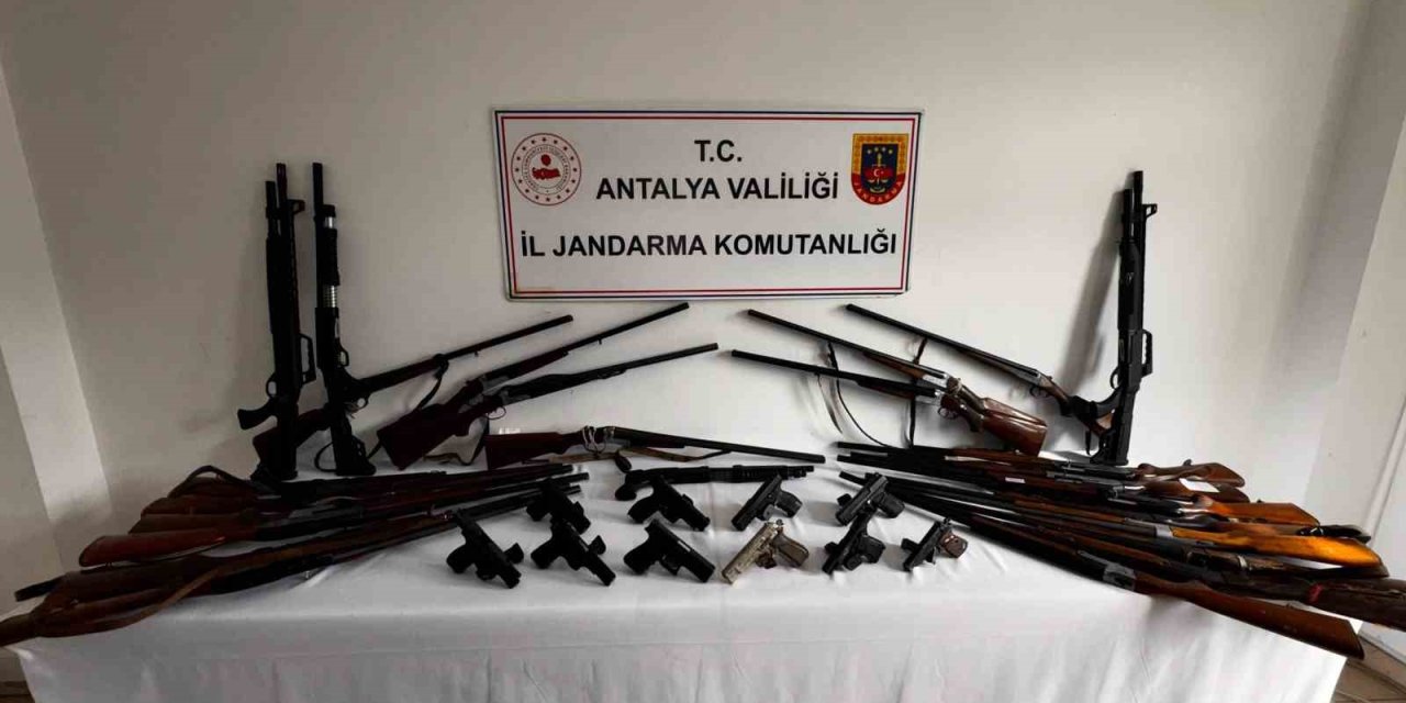 Alanya’da Kaçak Silah Ticareti Operasyonu