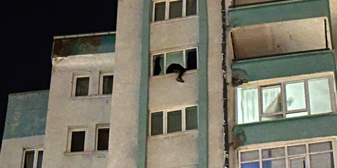 Kayseri'de 14. Katın Penceresine Çıkan Şahıs İkna Sonucu İndirildi