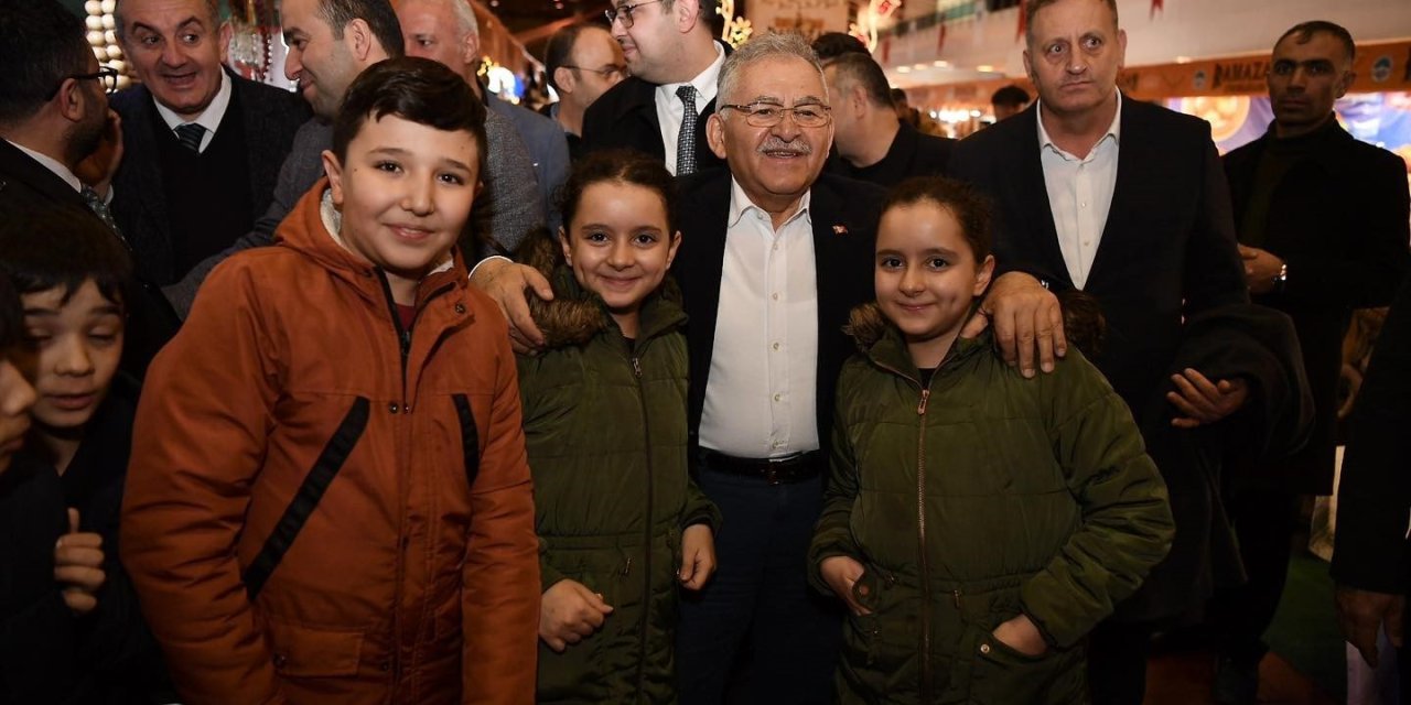 Başkan Büyükkılıç, Ramazan Etkinliklerinde Kayserililerle Bir Araya Geldi