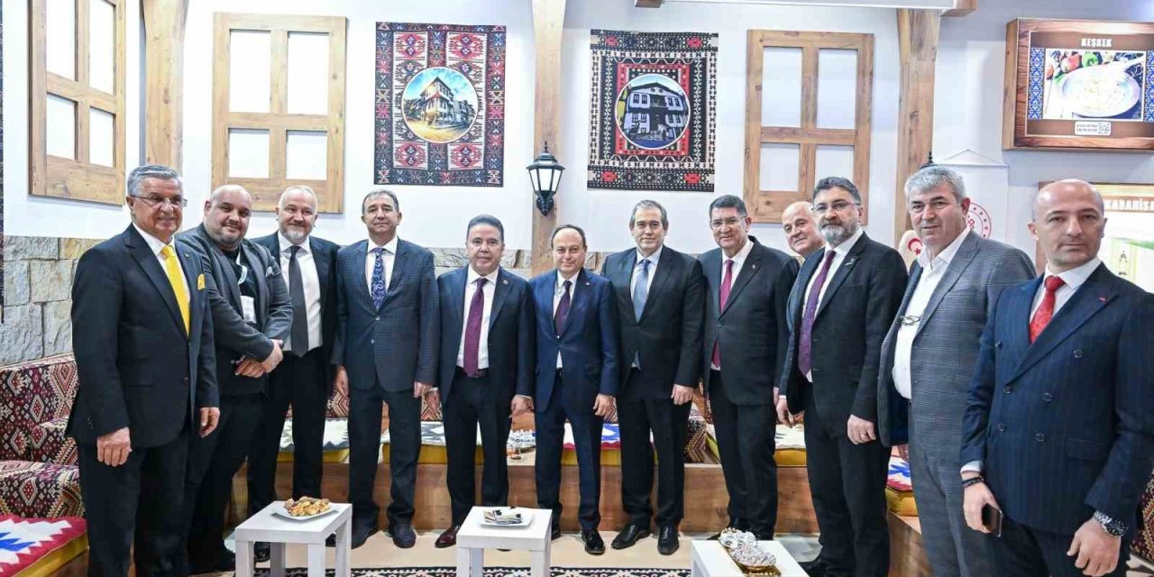 Başkan Böcek, Itb Berlin Fuarı’nda Antalya’yı Tanıtıyor