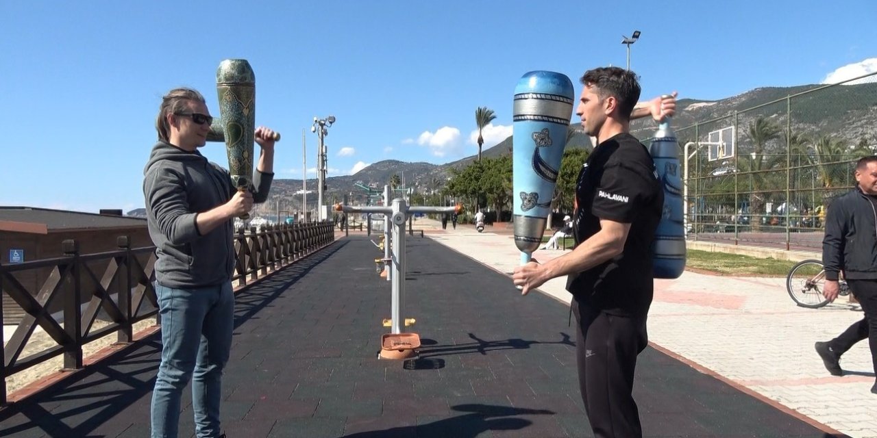 Alanya’da Osmanlı’dan Kalma ’lobut Çevirme’ Sporuna Büyük İlgi