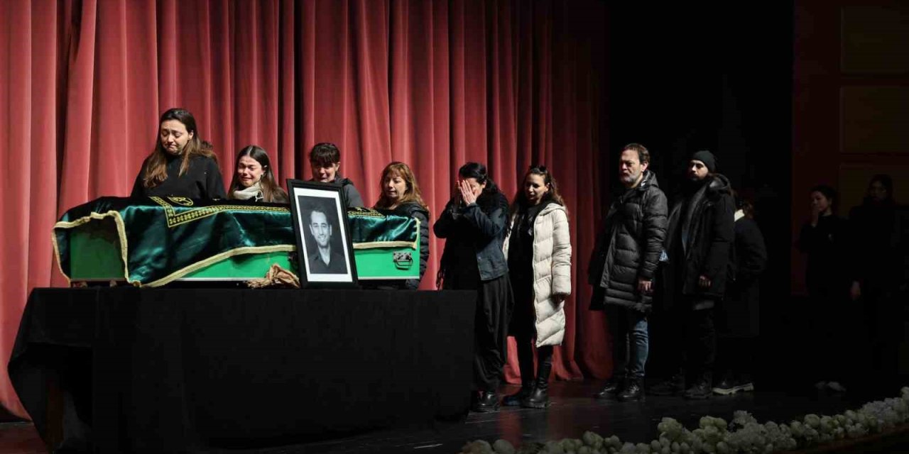 Şehir Tiyatroları Oyuncusu Umut Bazlama’ya Acı Veda