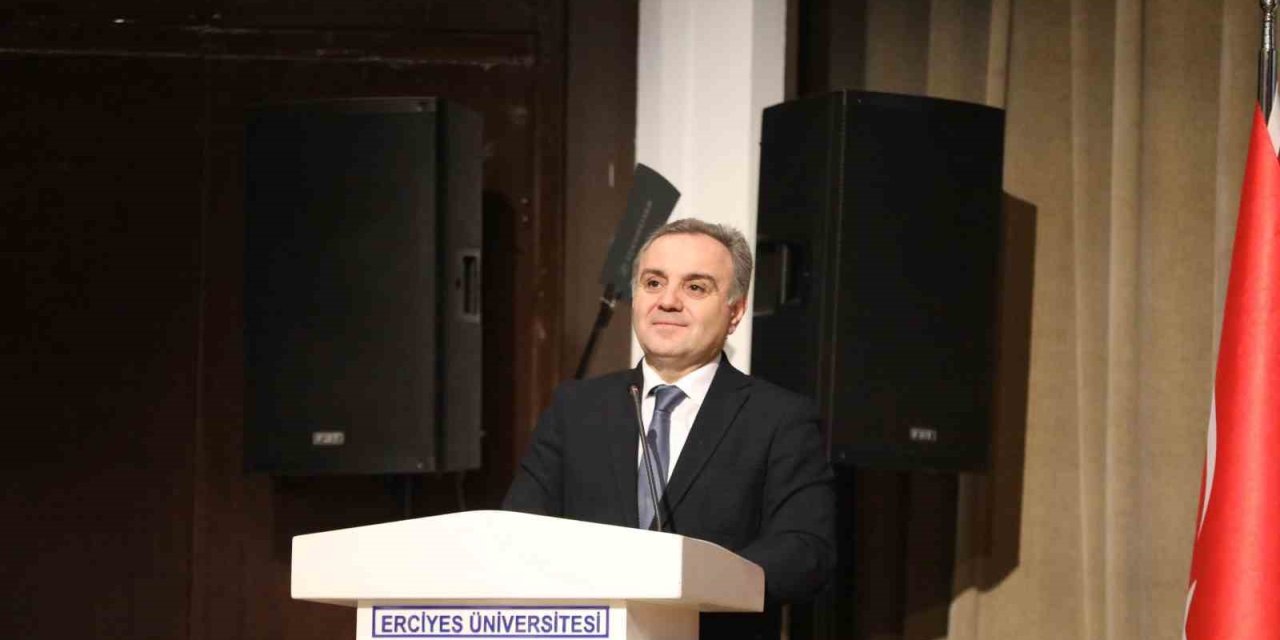 Rektör Altun, 2209 Projelerinde Yer Alan Öğrenciler İle Bir Araya Geldi