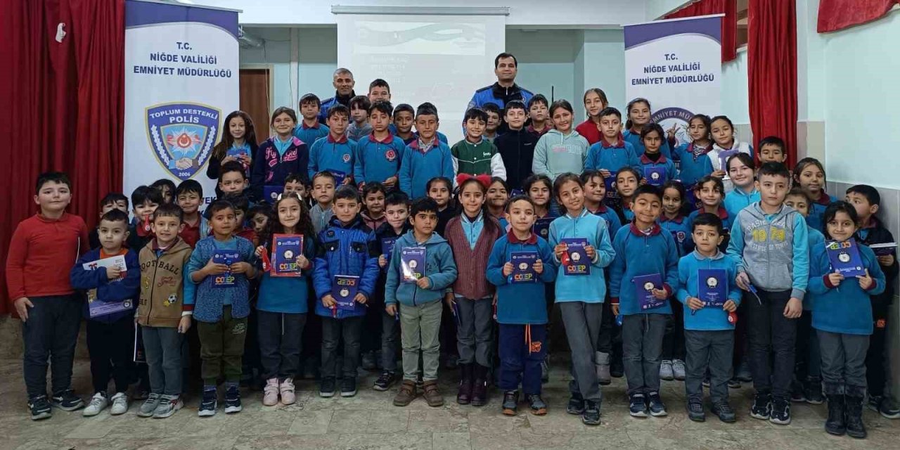 Polislerden Öğrencilere Güvenlik Eğitimi