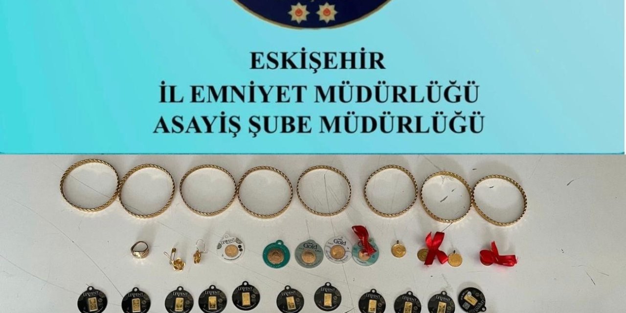 Kendilerini Mit Görevlisi Diye Tanıtıp Vatandaşı 2 Milyon Tl Dolandıran Şüpheliler Yakalandı