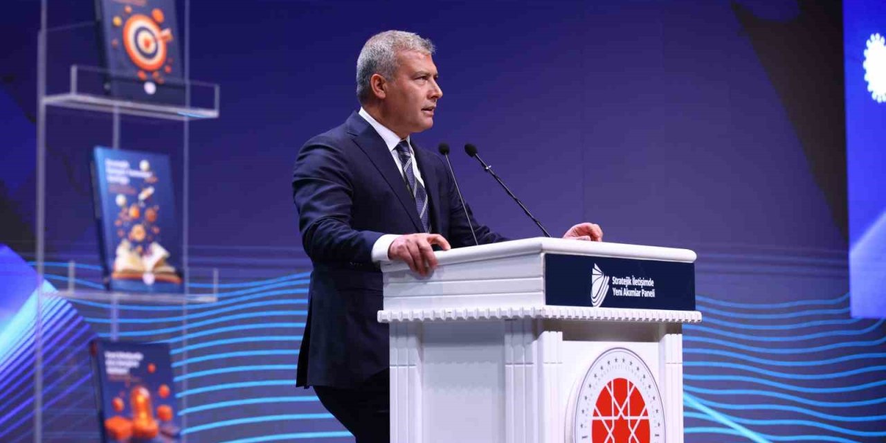 Rektör Adıgüzel ‘stratejik İletişimde Yeni Akımlar Paneli’nin Açılışında Konuştu