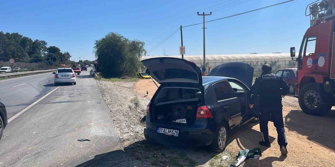 Manavgat’ta 3 Aracın Karıştığı Zincirleme Kazada 1 Kişi Yaralandı