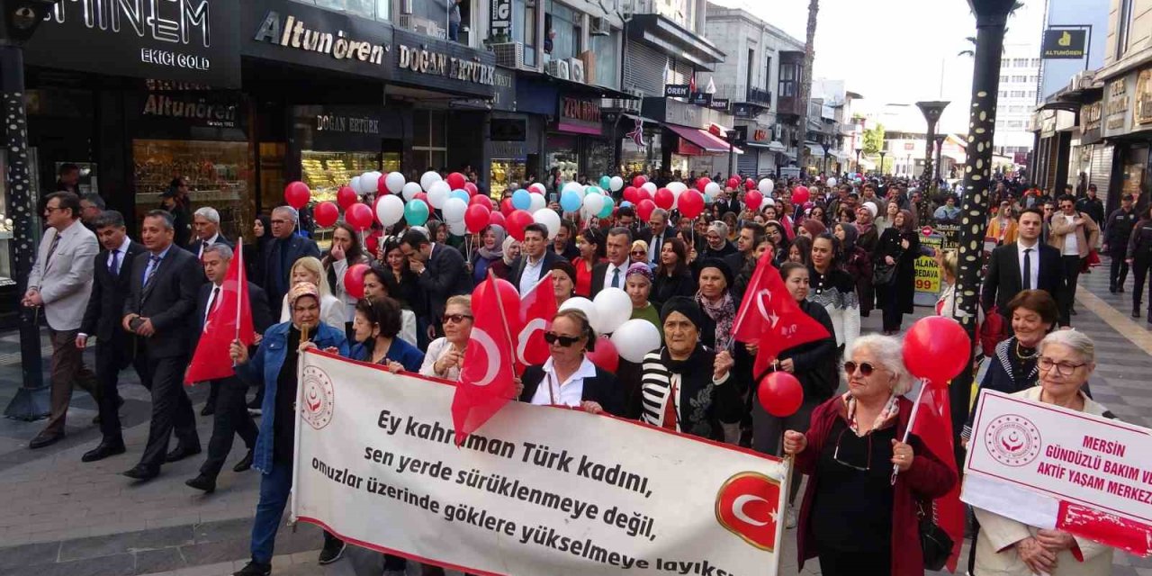Mersin’de 8 Mart Dünya Kadınlar Günü’ne Özel Yürüyüş Düzenlendi