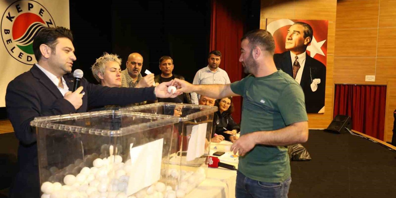 Kepez’de Pazarcılar Kura Çekti